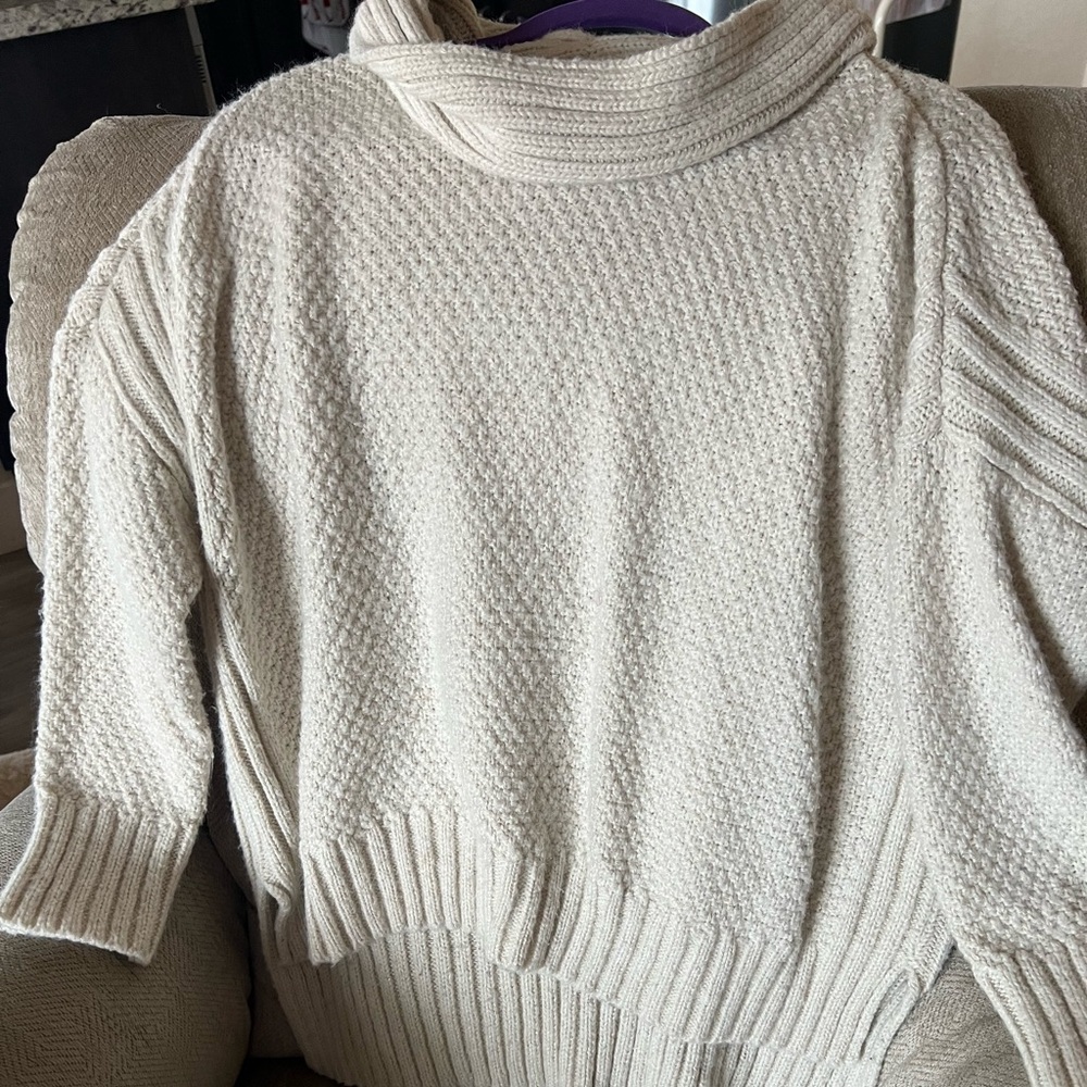 Misses sweater
